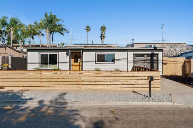 1426 Santa Rosa St, Oceanside, CA 92058