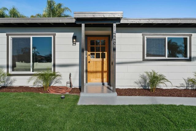 1426 Santa Rosa St, Oceanside, CA 92058
