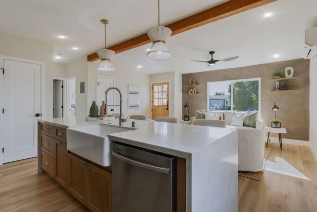 1426 Santa Rosa St, Oceanside, CA 92058