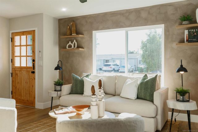 1426 Santa Rosa St, Oceanside, CA 92058