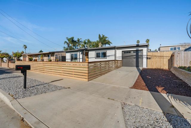 1426 Santa Rosa St, Oceanside, CA 92058