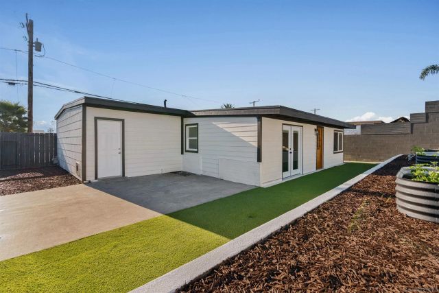 1426 Santa Rosa St, Oceanside, CA 92058