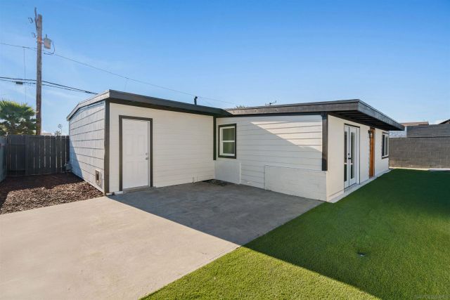 1426 Santa Rosa St, Oceanside, CA 92058