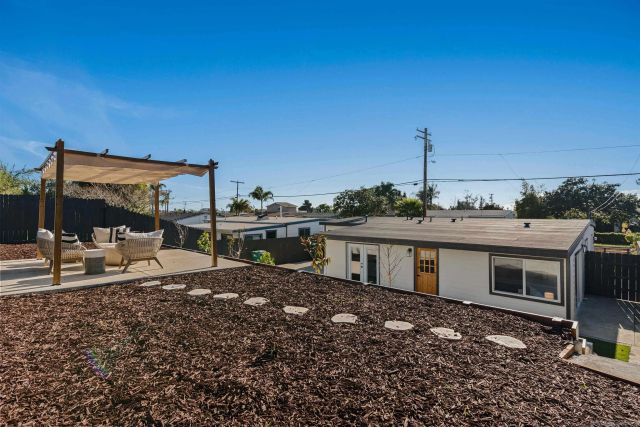 1426 Santa Rosa St, Oceanside, CA 92058