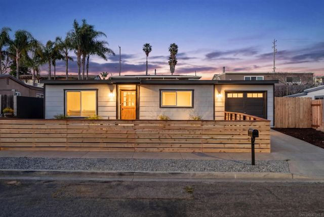 1426 Santa Rosa St, Oceanside, CA 92058