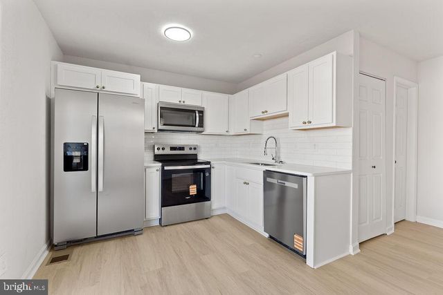 4612 CHARLTON CT, Woodbridge, VA 22193