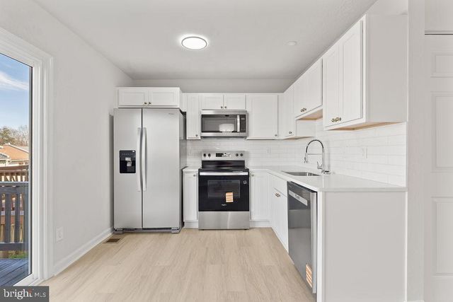 4612 CHARLTON CT, Woodbridge, VA 22193