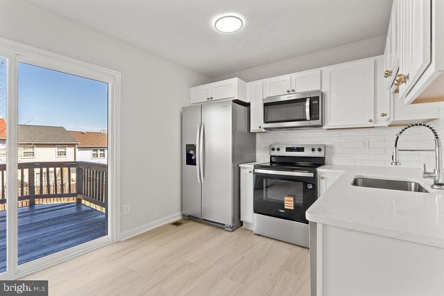 4612 CHARLTON CT, Woodbridge, VA 22193