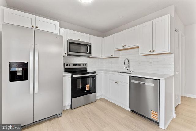 4612 CHARLTON CT, Woodbridge, VA 22193