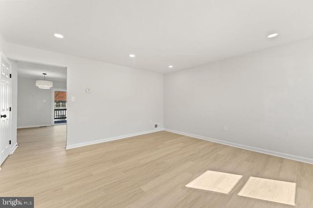 4612 CHARLTON CT, Woodbridge, VA 22193