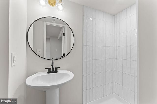 4612 CHARLTON CT, Woodbridge, VA 22193