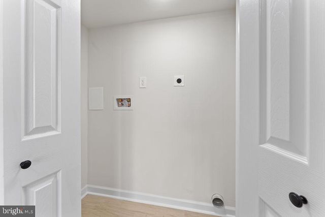 4612 CHARLTON CT, Woodbridge, VA 22193