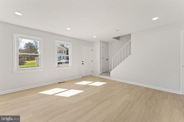 4612 CHARLTON CT, Woodbridge, VA 22193