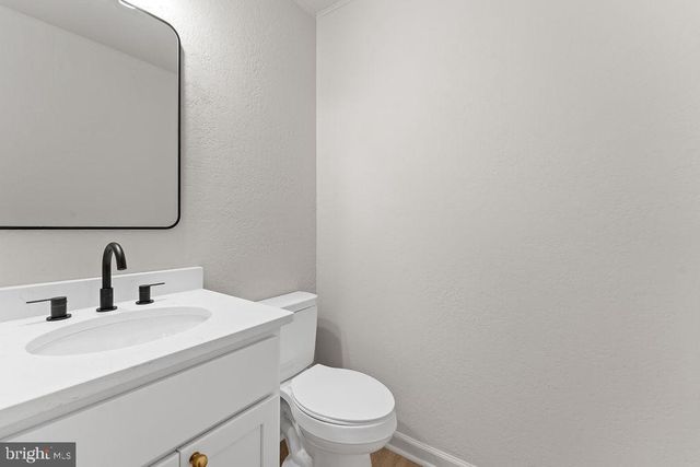 4612 CHARLTON CT, Woodbridge, VA 22193