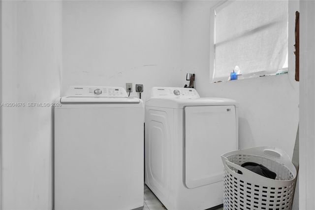 2211 NW 82nd St, Miami, FL 33147