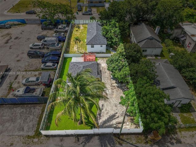 2211 NW 82nd St, Miami, FL 33147