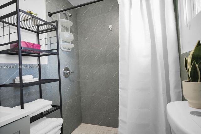 2211 NW 82nd St, Miami, FL 33147