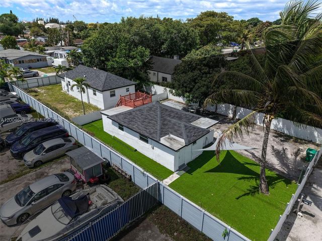 2211 NW 82nd St, Miami, FL 33147