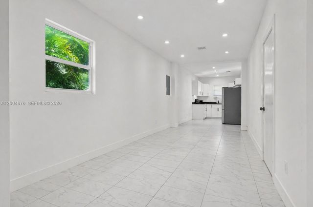 2211 NW 82nd St, Miami, FL 33147