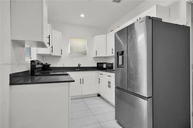 2211 NW 82nd St, Miami, FL 33147