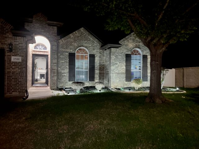 1500 Park Crest Drive, Crowley, TX 76036