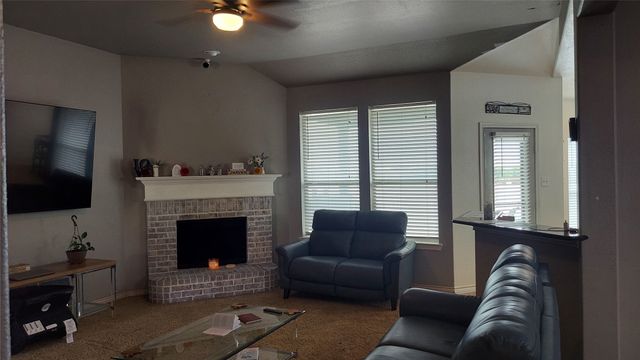 1500 Park Crest Drive, Crowley, TX 76036