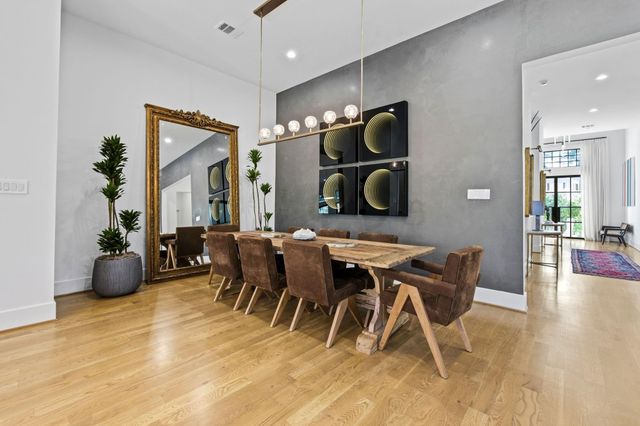 878 W 41st Street, Houston, TX 77018