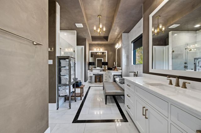 878 W 41st Street, Houston, TX 77018