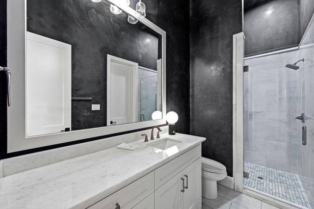 878 W 41st Street, Houston, TX 77018