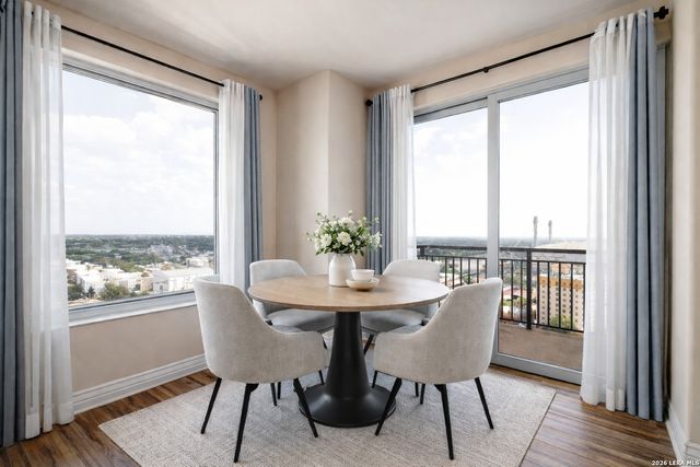 215 Center St Apt 1905, San Antonio, TX 78202