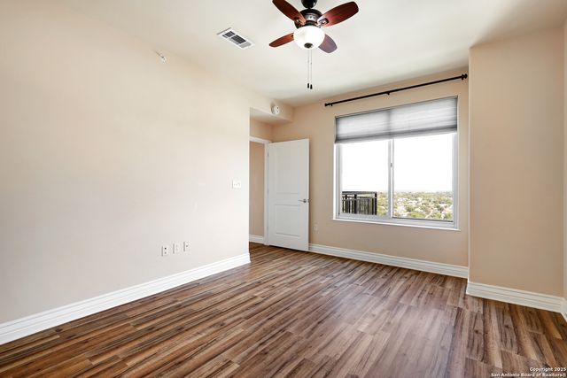 215 Center St Apt 1905, San Antonio, TX 78202