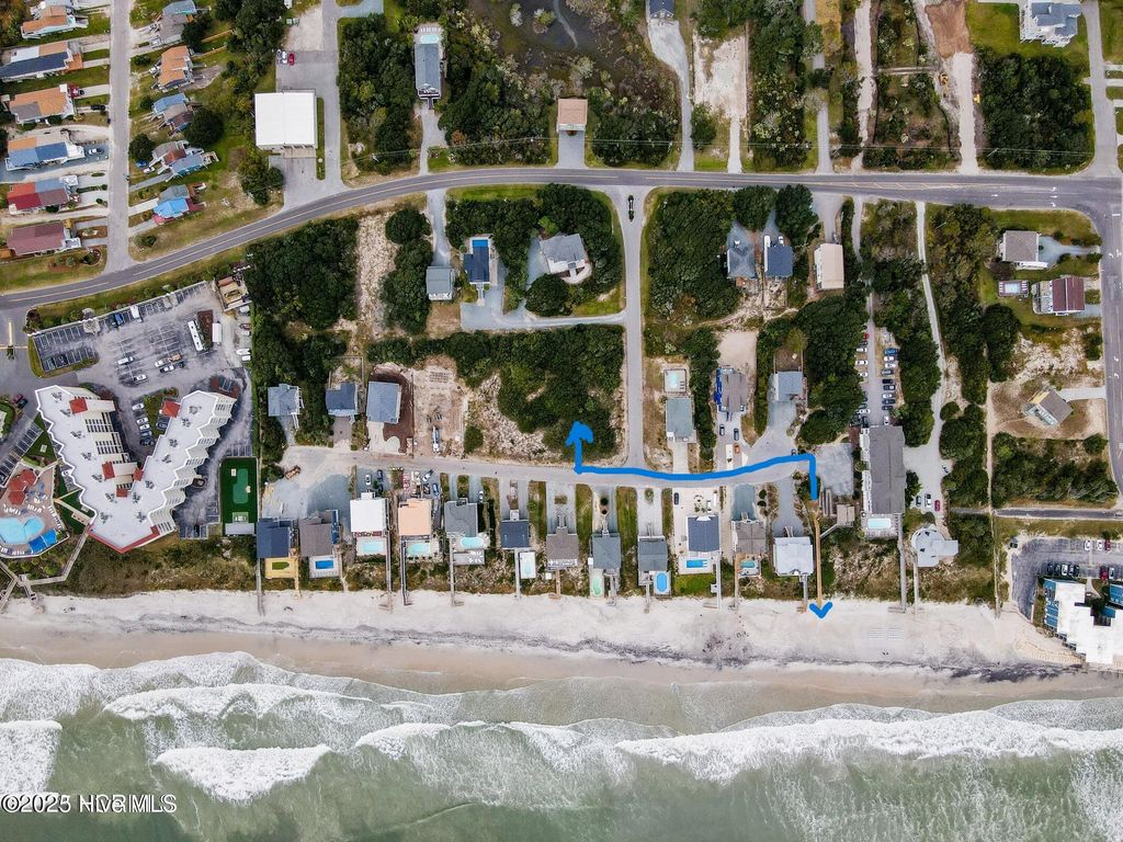 Image 10 of property listing at 25 Porpoise Place, N Topsail Beach, NC 28460