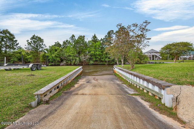 138 Hanakealoha Place, Diamondhead, MS 39525