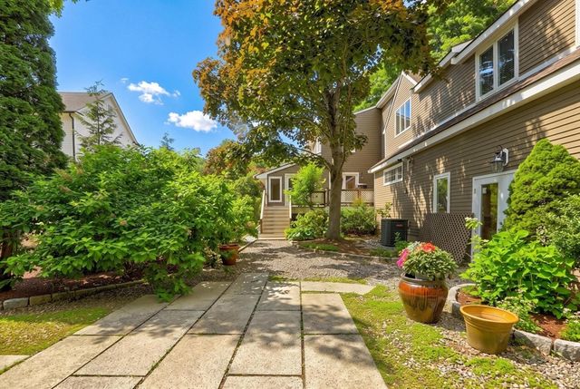 129 Pearl Street, Burlington, MA 01803