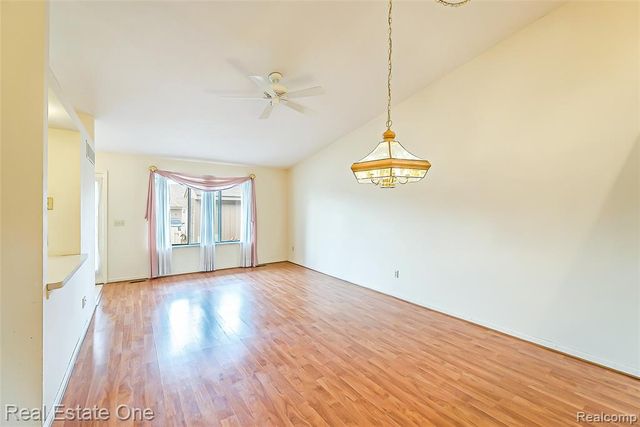 62360 Arlington Circle 2, South Lyon, MI 48178