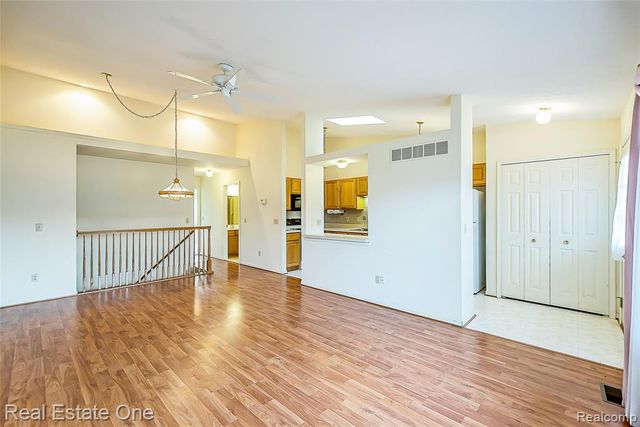 62360 Arlington Circle 2, South Lyon, MI 48178