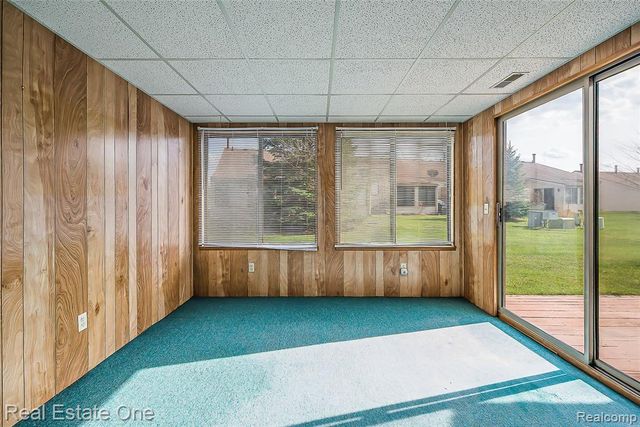 62360 Arlington Circle 2, South Lyon, MI 48178