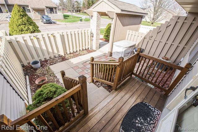 62360 Arlington Circle 2, South Lyon, MI 48178