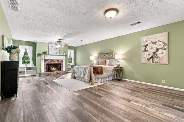 144 Shadow Lake Drive SW, Lilburn, GA 30047