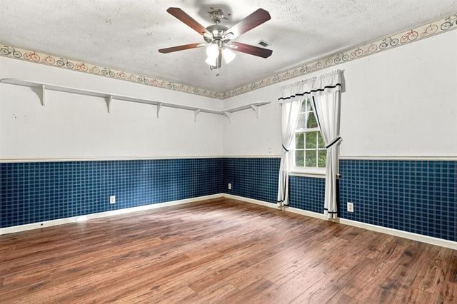 144 Shadow Lake Drive SW, Lilburn, GA 30047