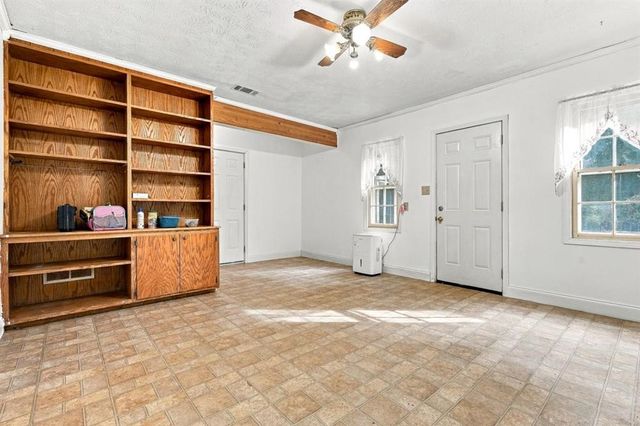 144 Shadow Lake Drive SW, Lilburn, GA 30047