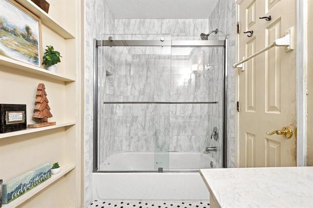 144 Shadow Lake Drive SW, Lilburn, GA 30047