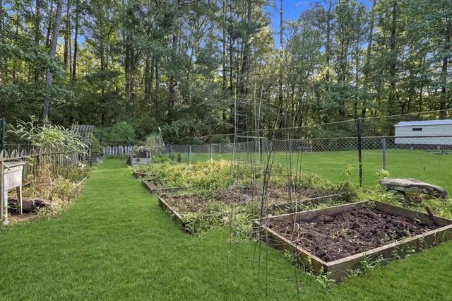 144 Shadow Lake Drive SW, Lilburn, GA 30047