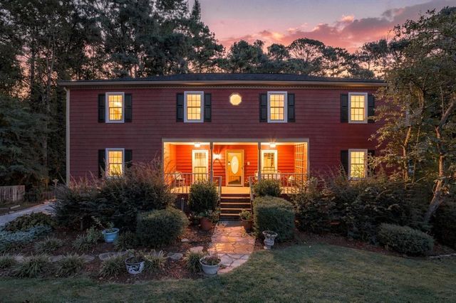 144 Shadow Lake Drive SW, Lilburn, GA 30047