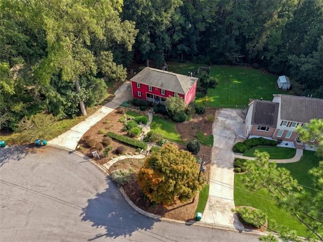 144 Shadow Lake Drive SW, Lilburn, GA 30047