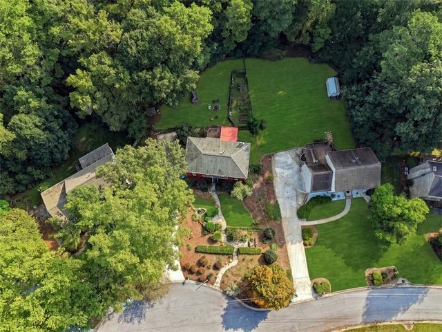 144 Shadow Lake Drive SW, Lilburn, GA 30047