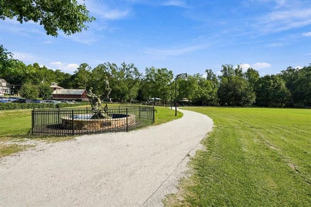 144 Shadow Lake Drive SW, Lilburn, GA 30047