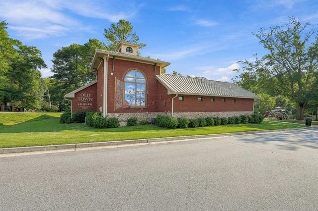 144 Shadow Lake Drive SW, Lilburn, GA 30047