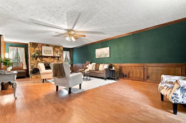 144 Shadow Lake Drive SW, Lilburn, GA 30047