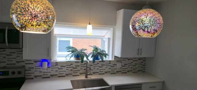 7951 S Blackstone Avenue, Chicago, IL 60619